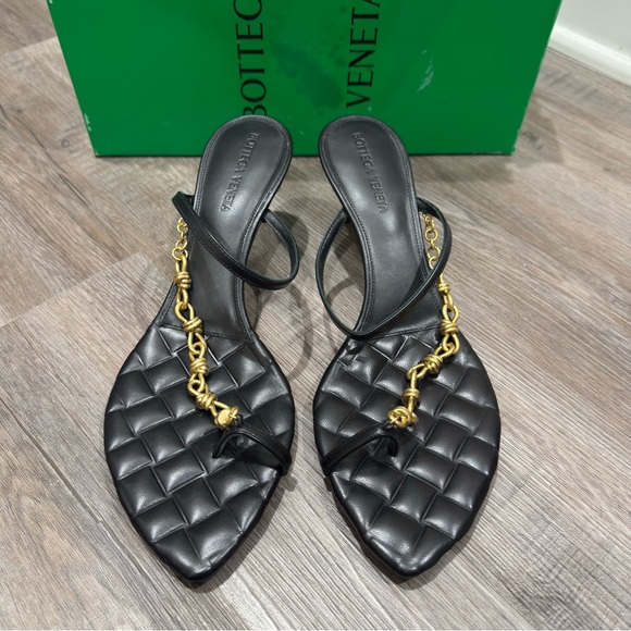 Bottega Veneta Shoes - Bottega Veneta Leaf Black Leather Sandals